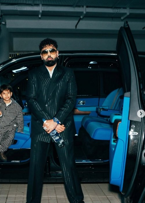 santy sharma supported badshah
santy sharma badshah